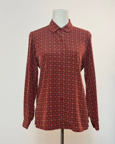 Blusa de manga larga roja con estampado