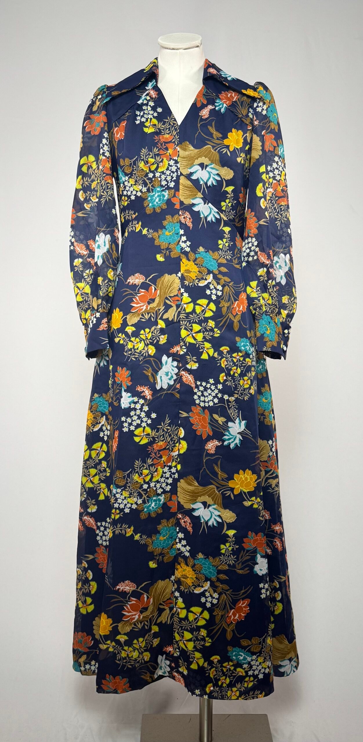 Maxi vestido años 70 azul con estampado floral - Imagen 5