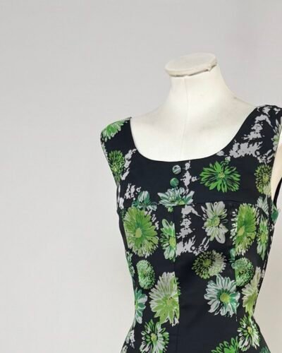 Maxi vestido negro estampado de flores verdes