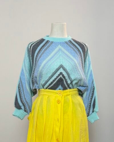 Jersey año 80 de manga murciélago azul y gris