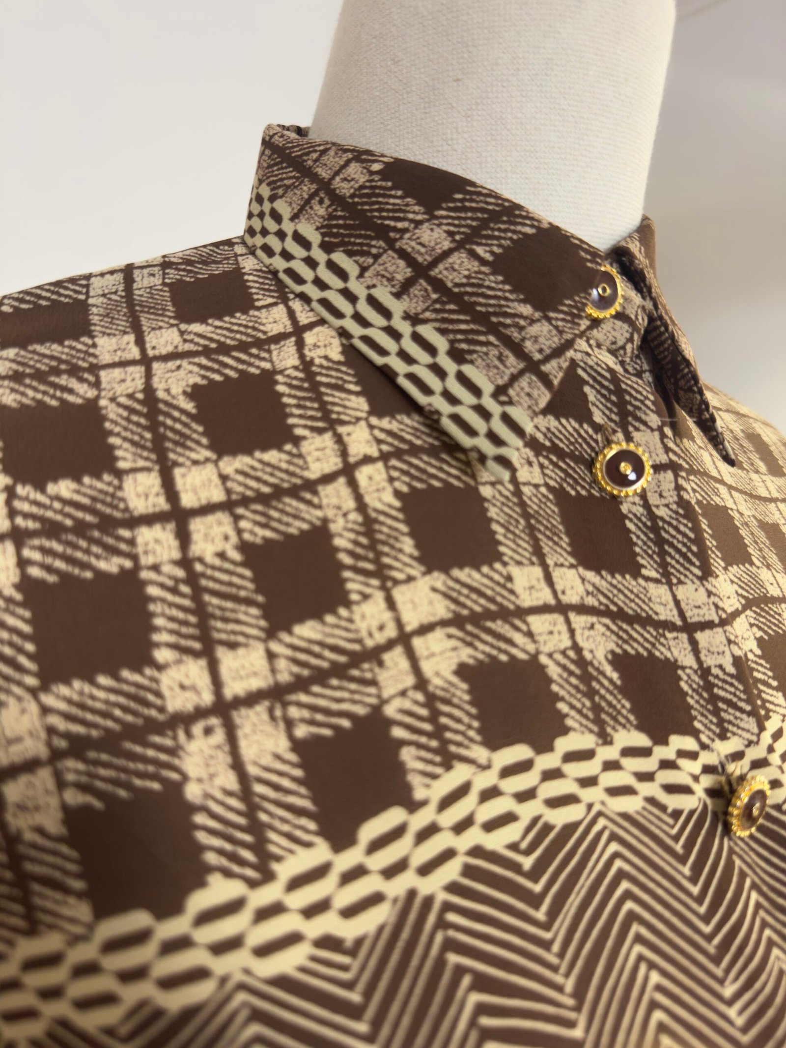 Blusa de manga larga en tonos chocolate - Imagen 3