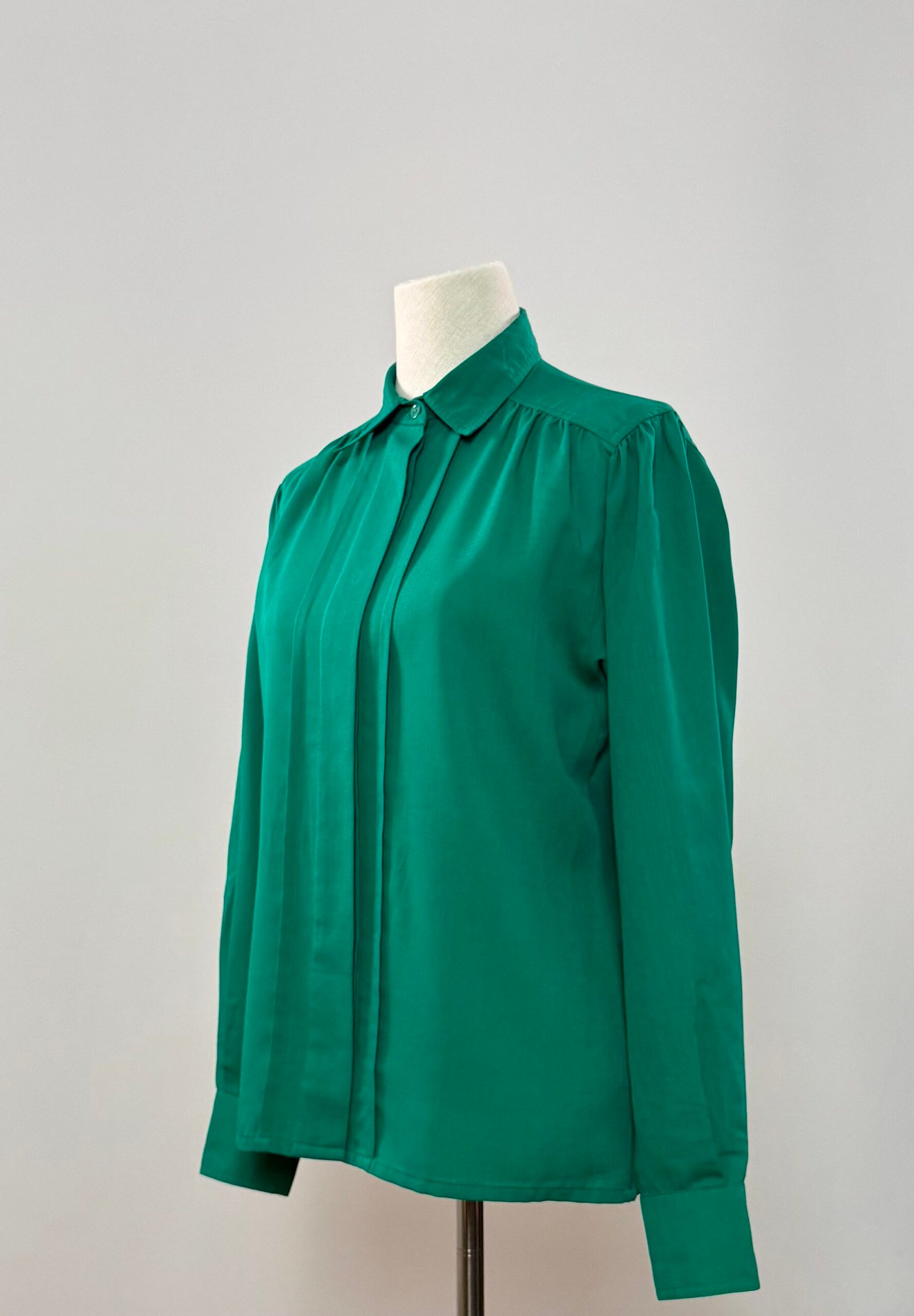 Blusa de manga larga verde esmeralda con lazada (copia) - Imagen 3