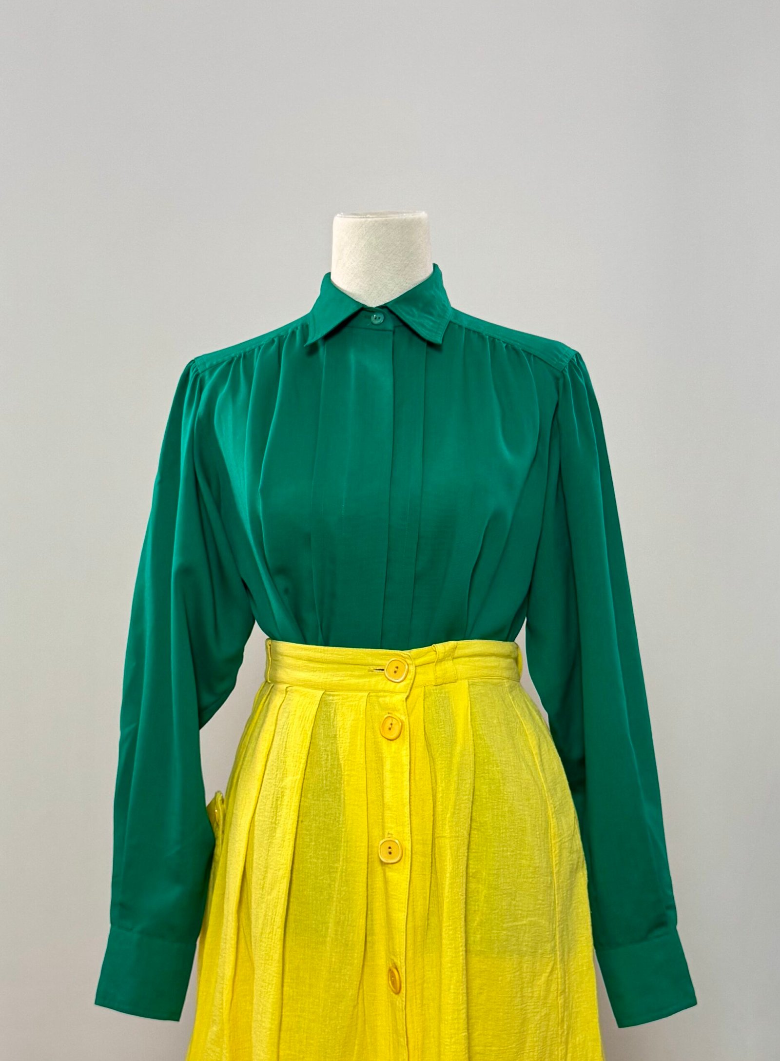 Blusa de manga larga verde esmeralda con lazada (copia) - Imagen 9