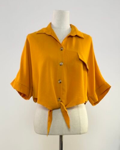 Camisa crop top naranja anudada