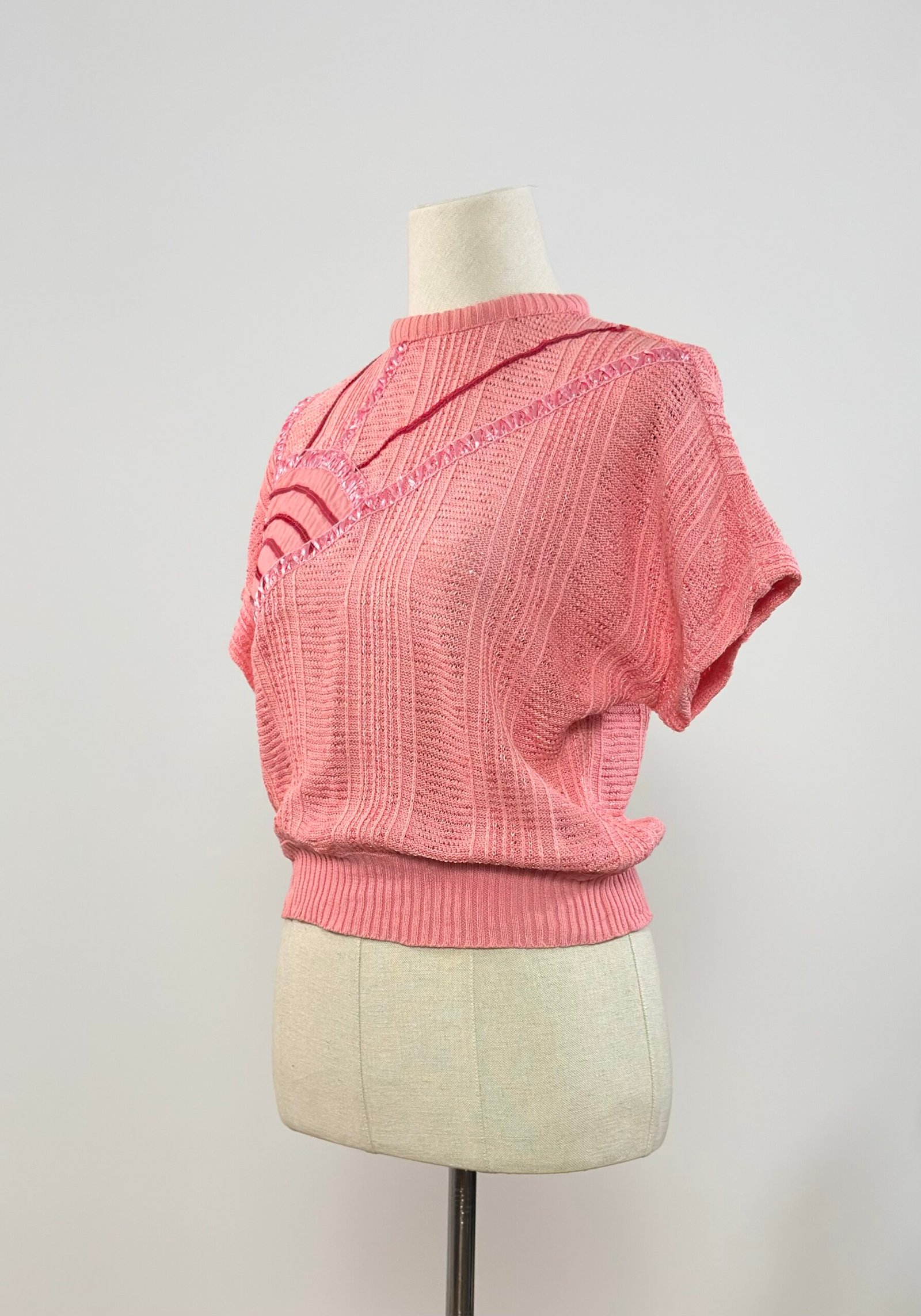 Top manga murciélago rosa chicle con lentejuelas - Imagen 4