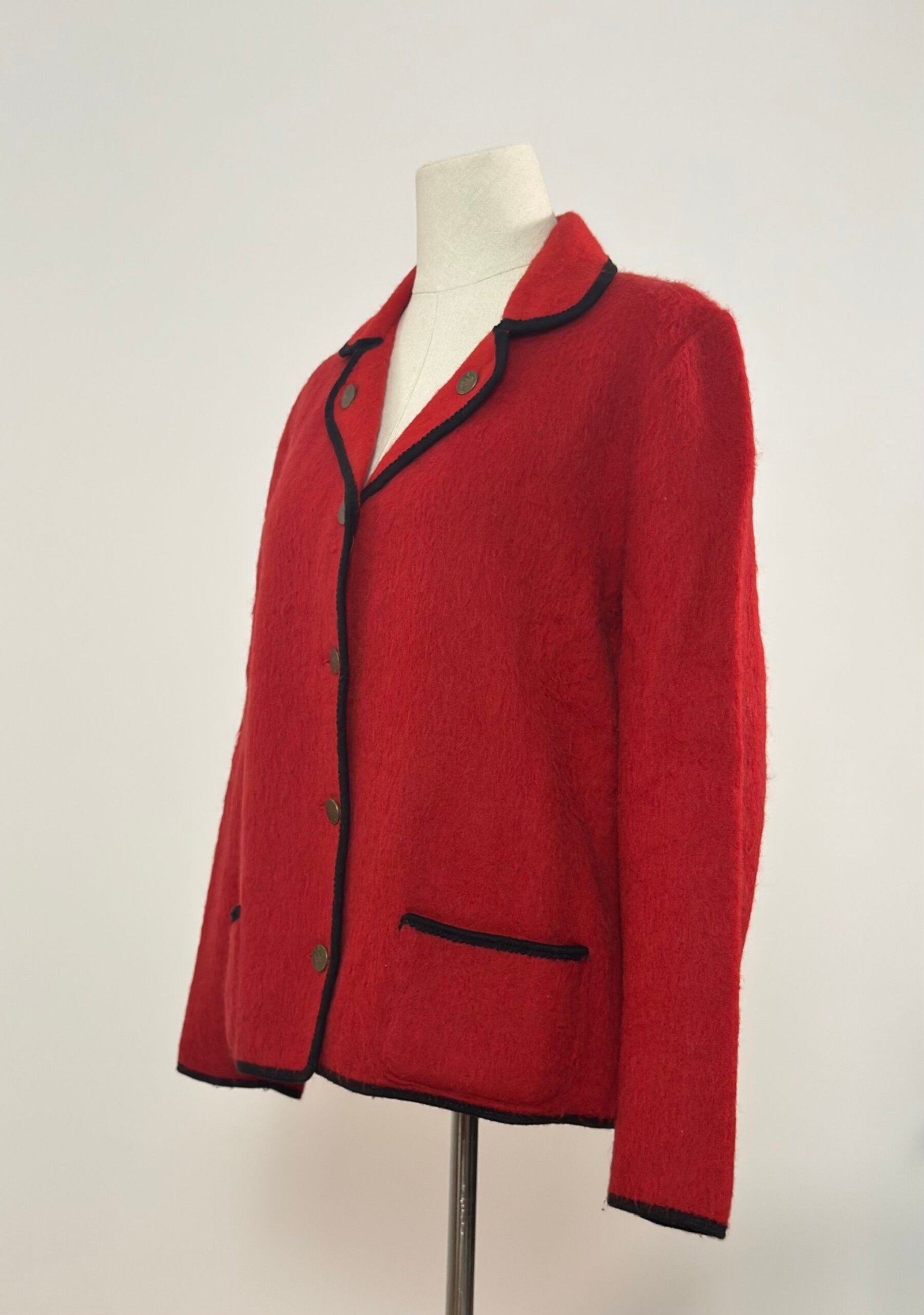 Chaqueta austriaca roja con ribetes negros - Imagen 4