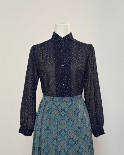 Blusa manga larga azul marino semi transparente