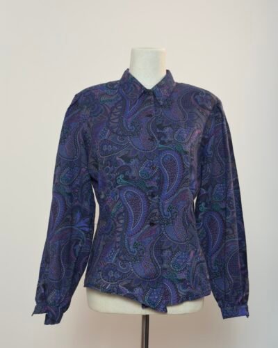 Blusa manga larga morada con estampado de cashemira