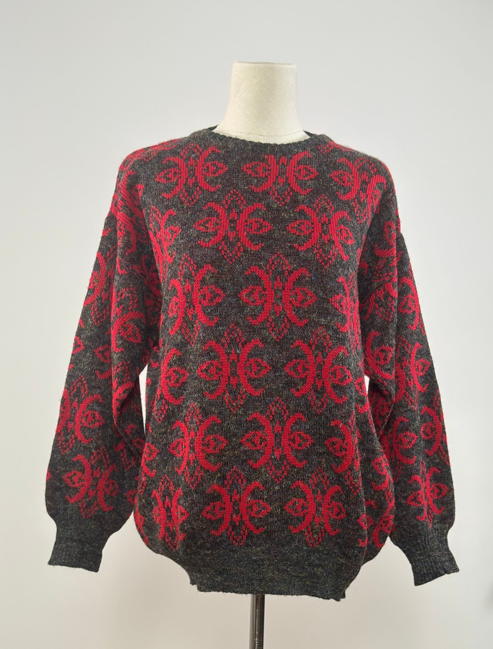 Jersey gris oscuro con estampado rojo - Imagen 6