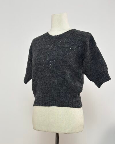 Suéter de manga corta gris oscuro