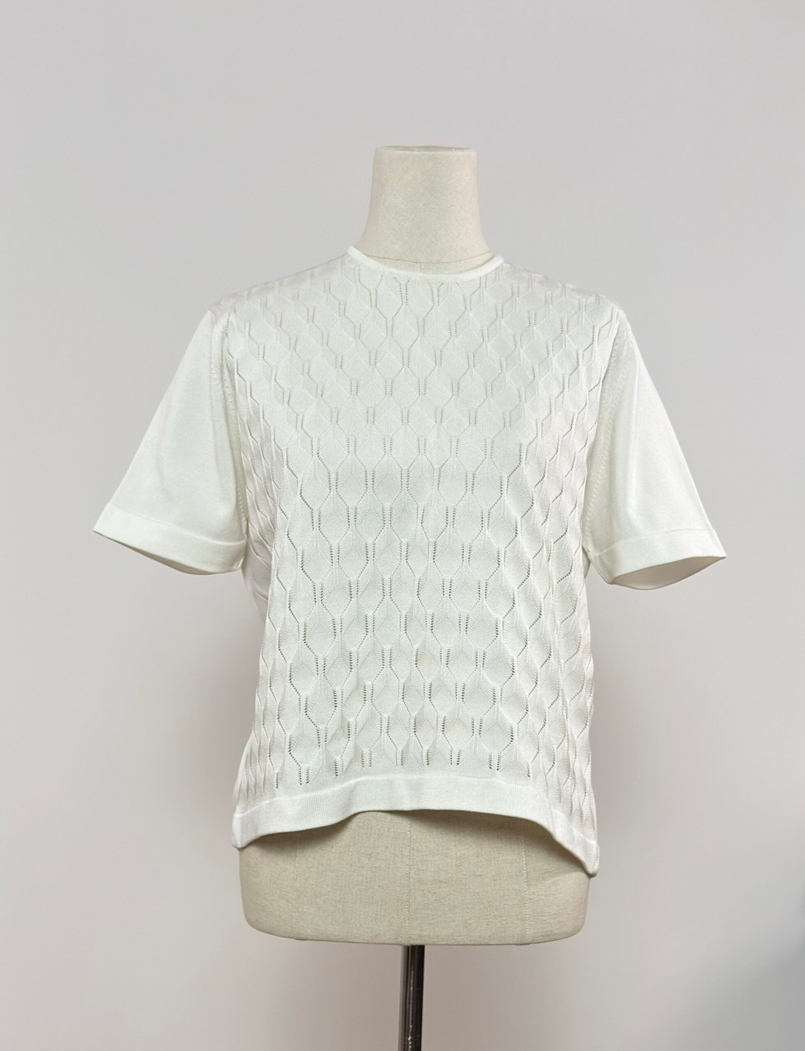 Top de punto blanco calado