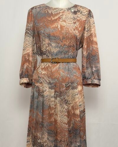 Vestido con estampado tipo plumas