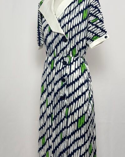 Vestido cuello solapa estampado azul y blanco