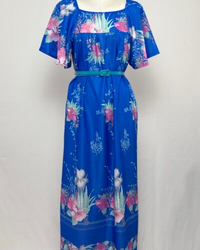 Maxi vestido azul con manga mariposa