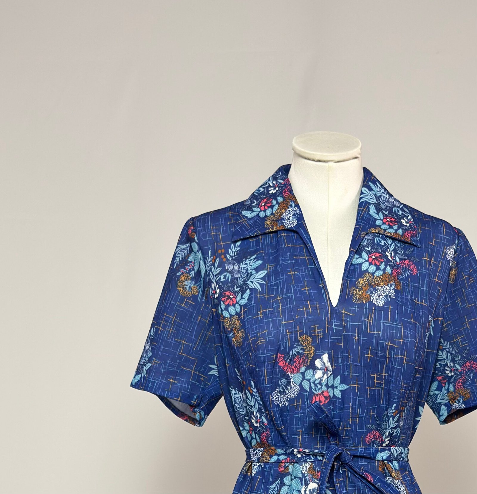 Vestido azulón estampado de flores