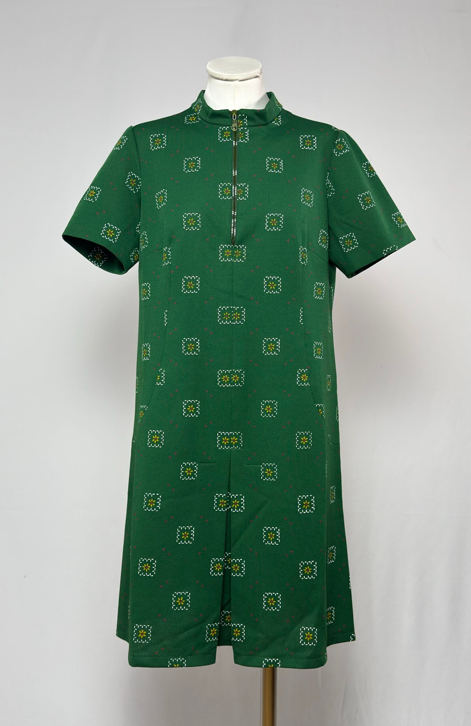 Vestido verde cuello mao - Imagen 2