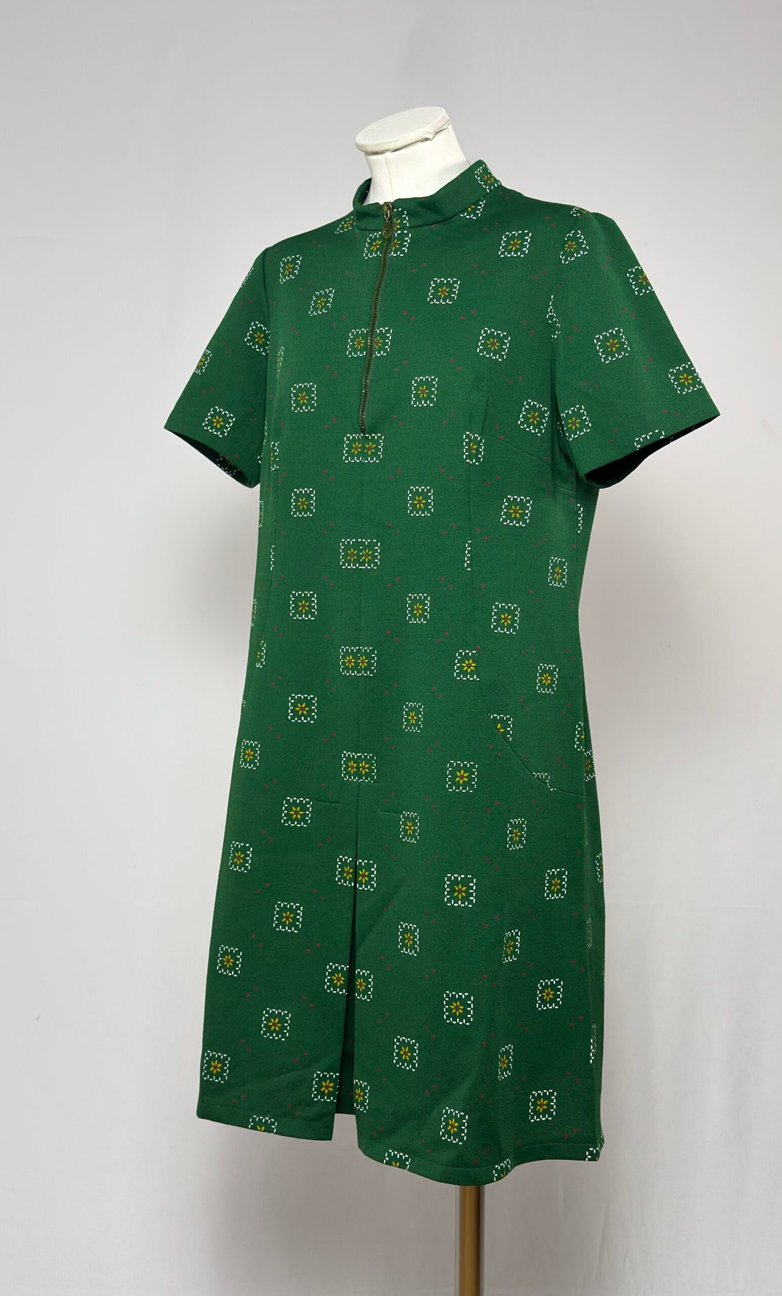 Vestido verde cuello mao - Imagen 4