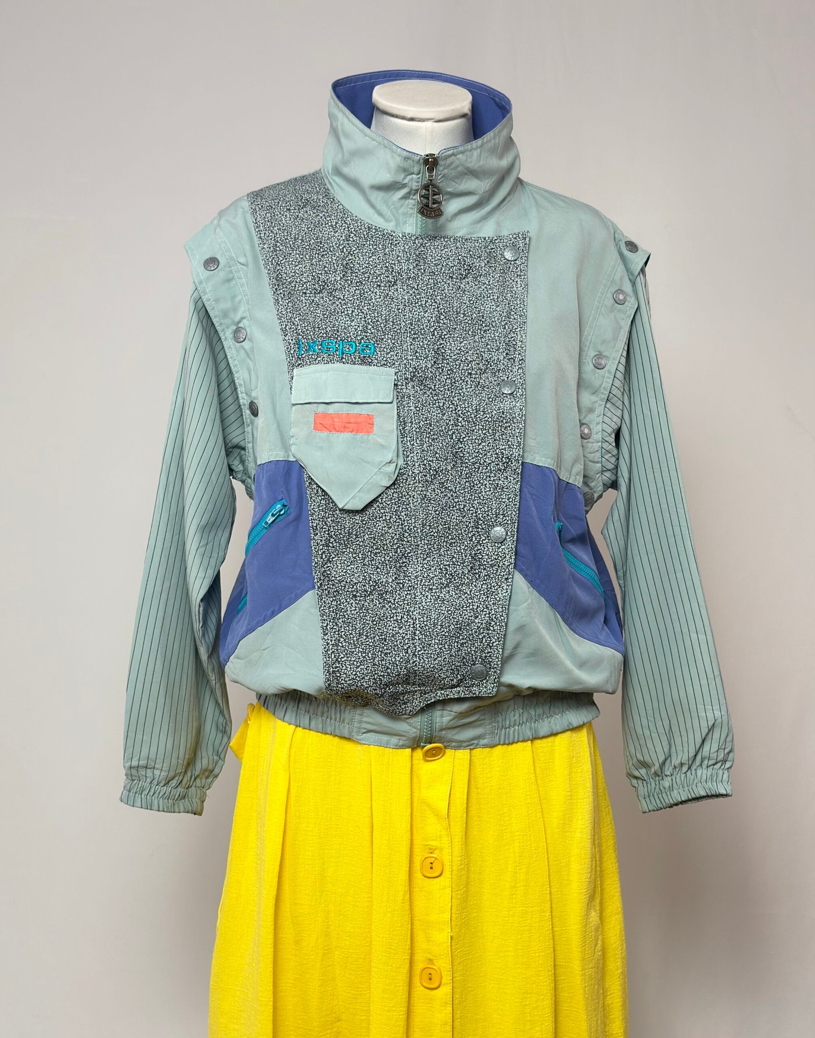 Chaqueta deportiva con mangas desmontables - Imagen 2