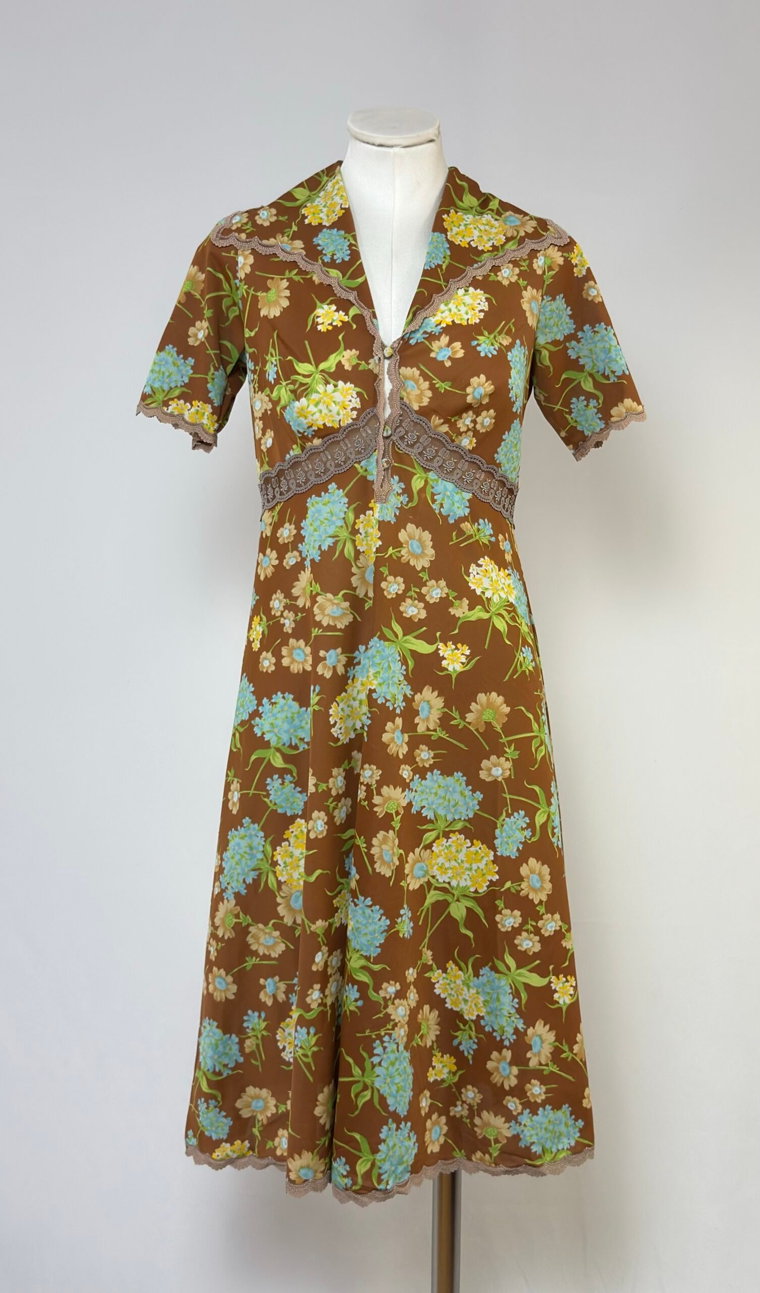 Camisón con diseño floral - Imagen 3