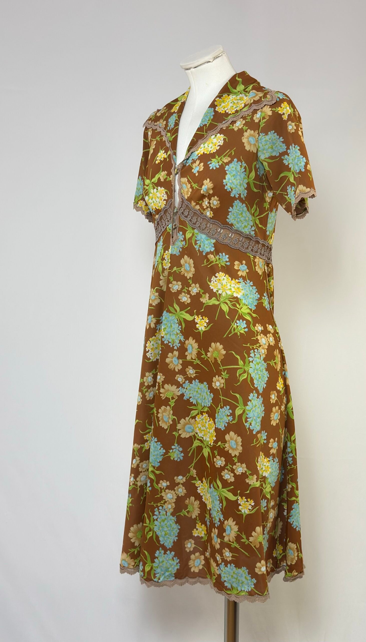 Camisón con diseño floral - Imagen 5