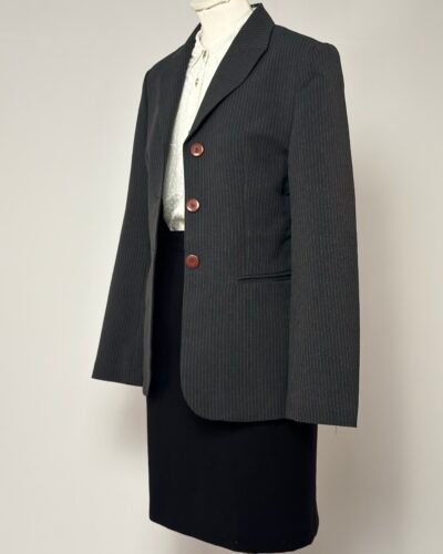 Blazer gris con raya diplomática