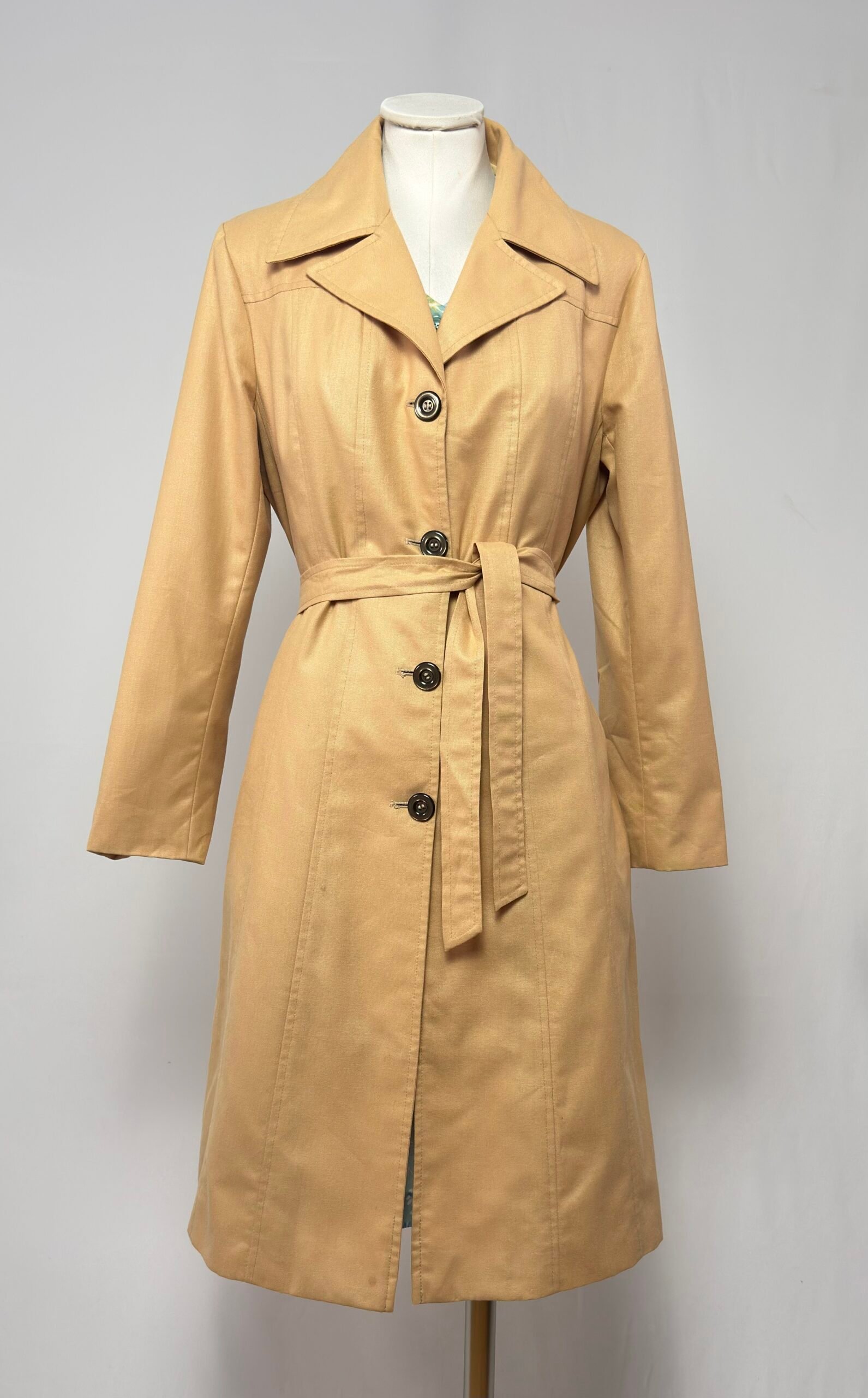 Gabardina beige años 60