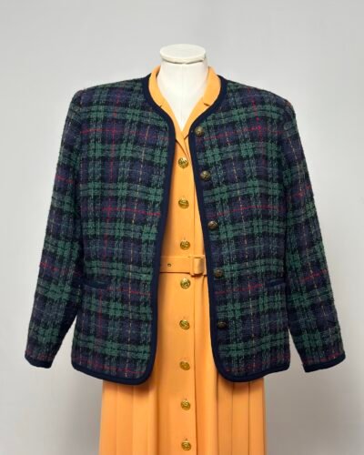 Chaqueta tipo tartán con botones dorados