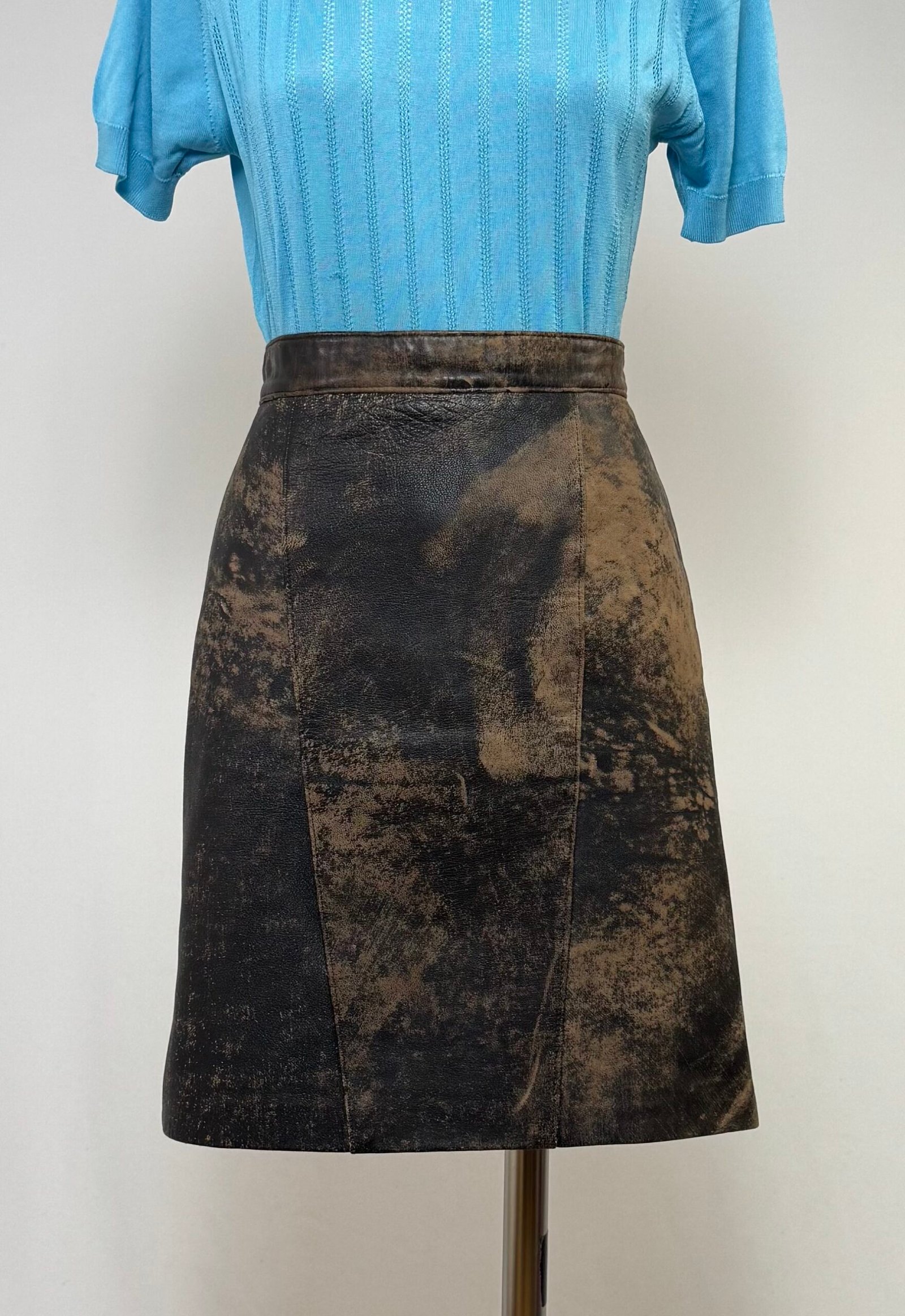 Falda lápiz piel marrón - Imagen 3