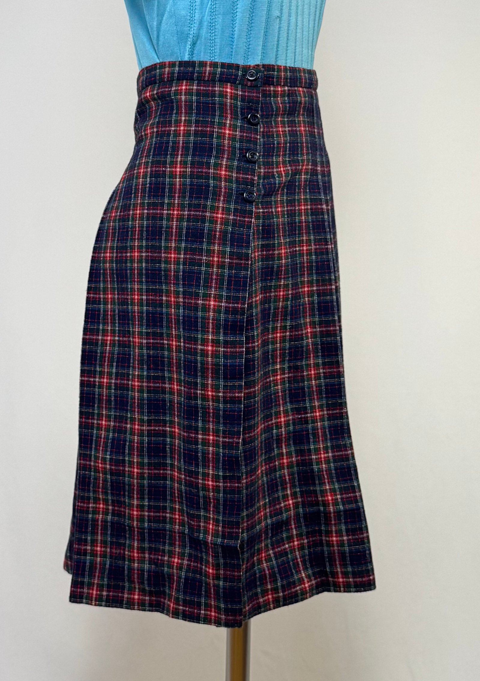 Falda tartán azul y roja