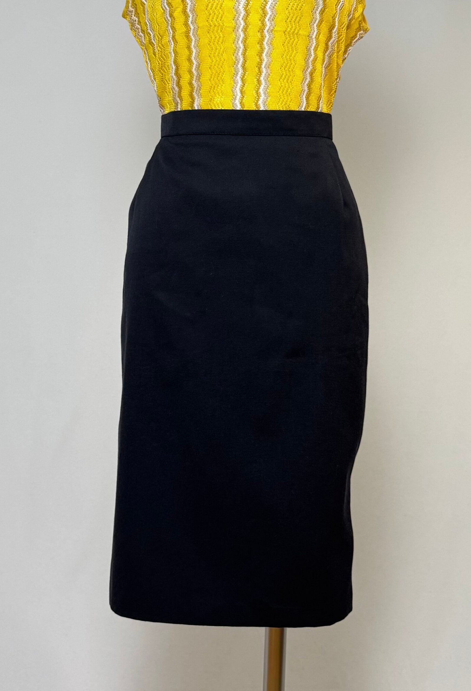 Falda lápiz negra