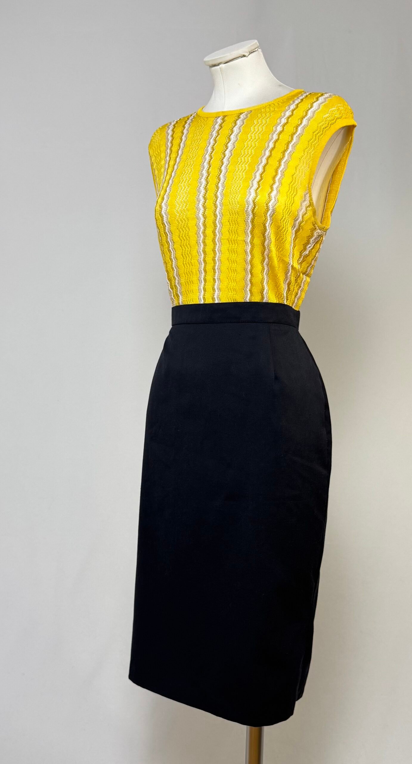 Falda lápiz negra - Imagen 4