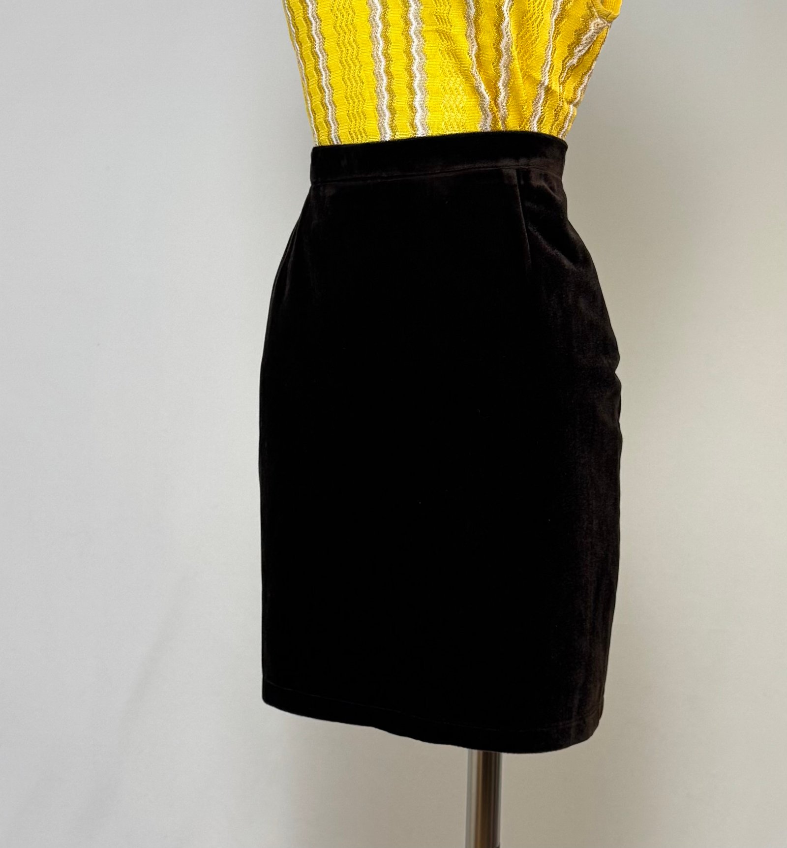 Falda lápiz terciopelo marrón