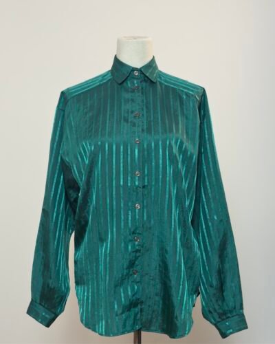 Blusa verde esmeralda satinada