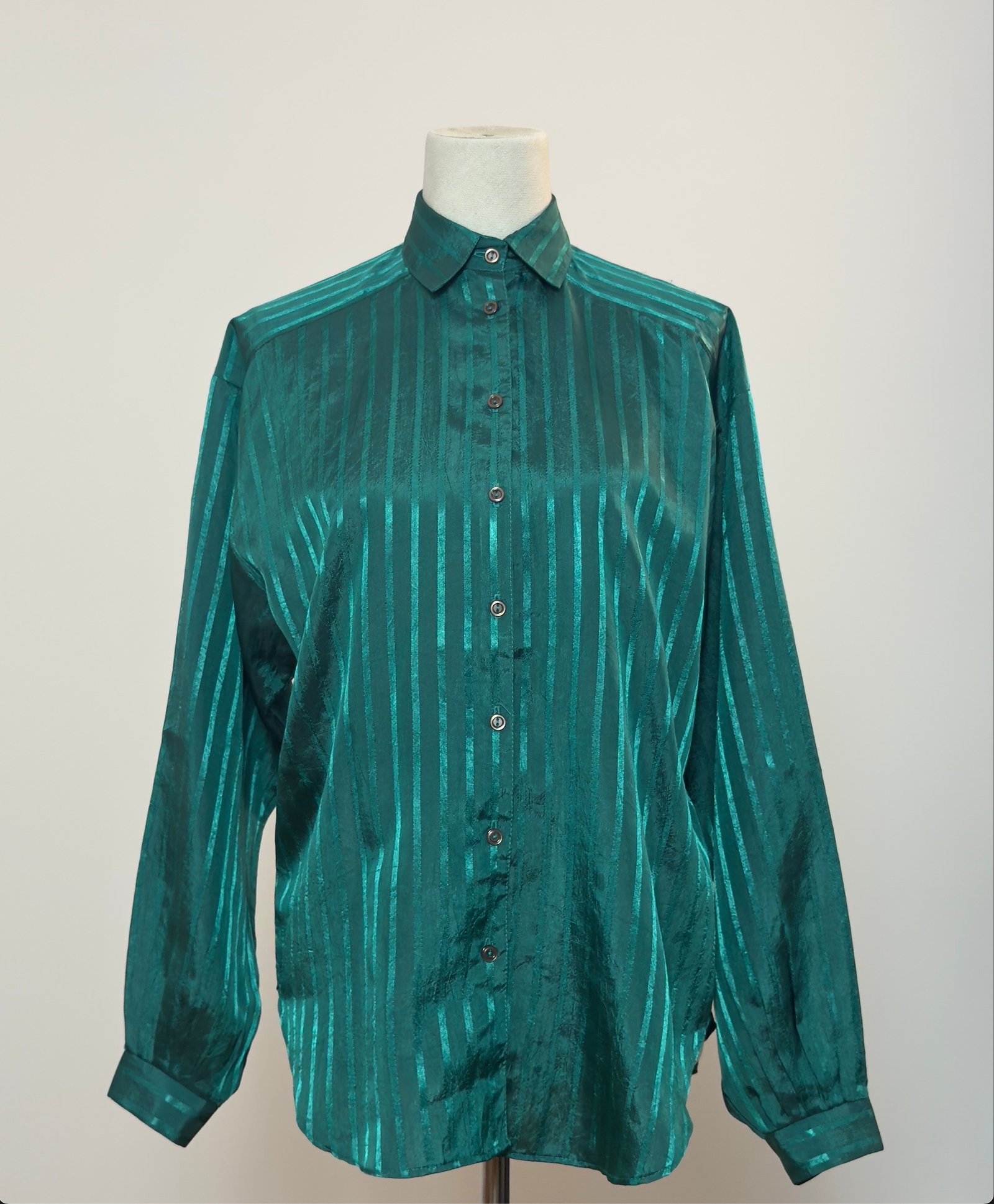 Blusa verde esmeralda satinada