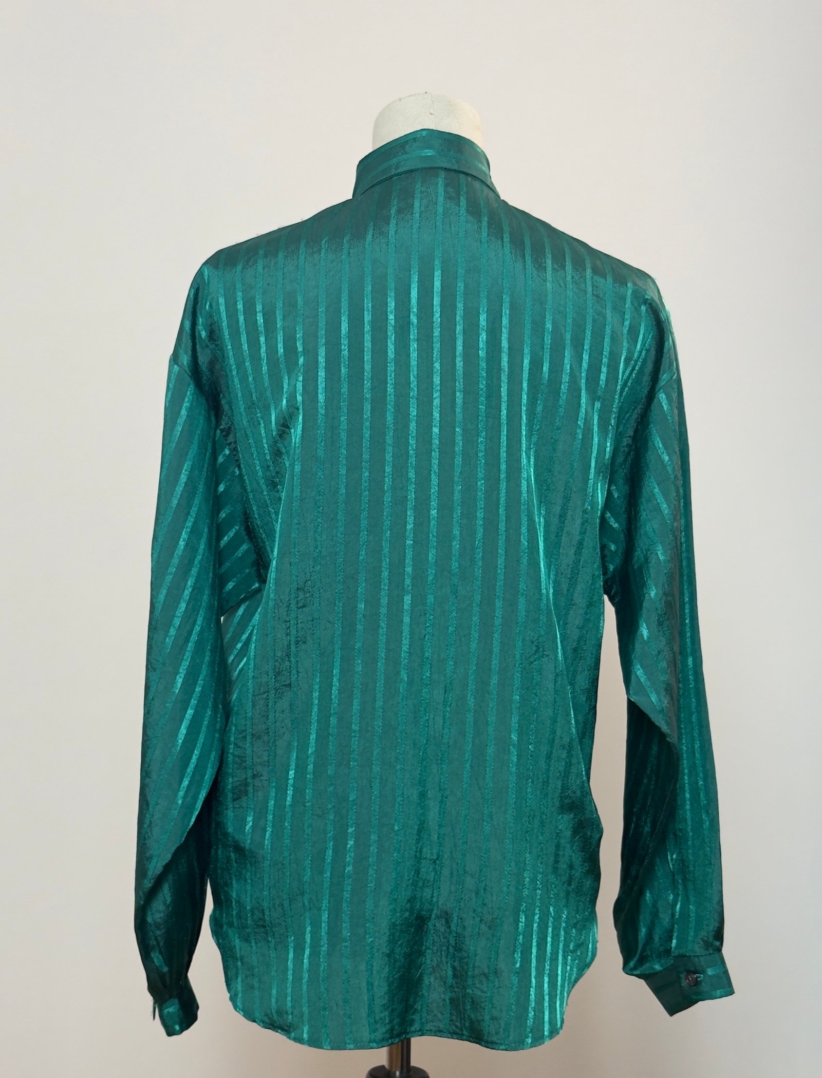 Blusa verde esmeralda satinada - Imagen 2