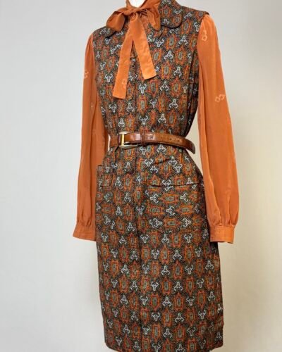 Vestido delantal con estampado cashemira