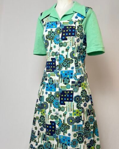 Vestido de tirante ancho con estampado geométrico y floral