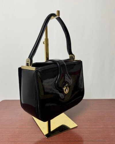 Bolso de charol negro años 60