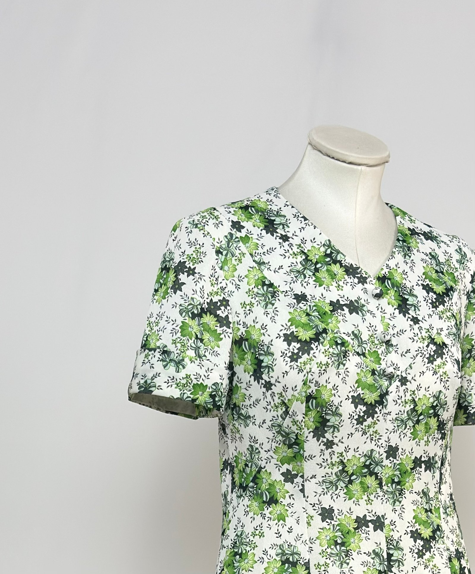 Vestido con estampado floral verde - Imagen 3