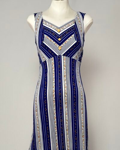 Mini vestido con líneas azules y blancas