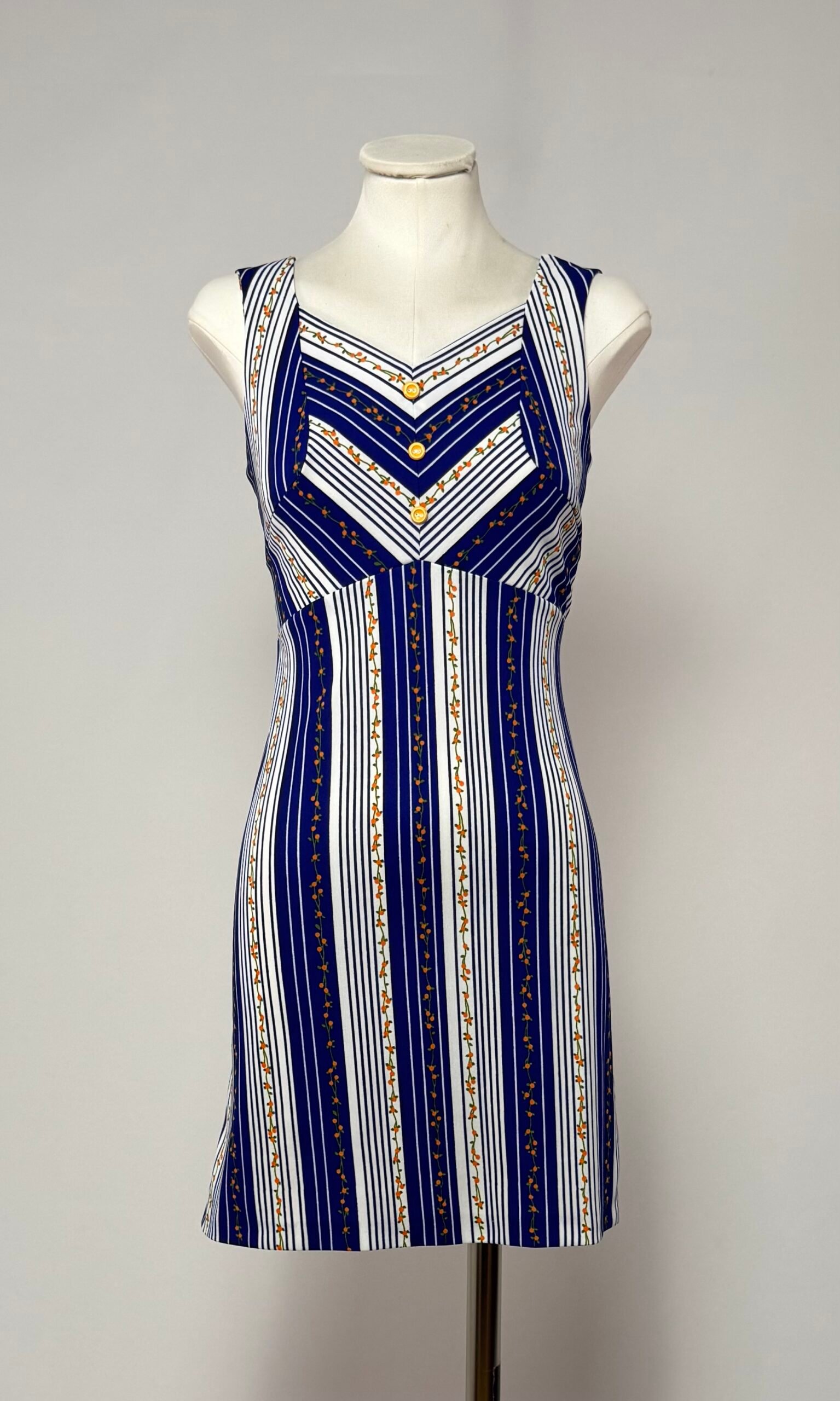 Mini vestido con líneas azules y blancas