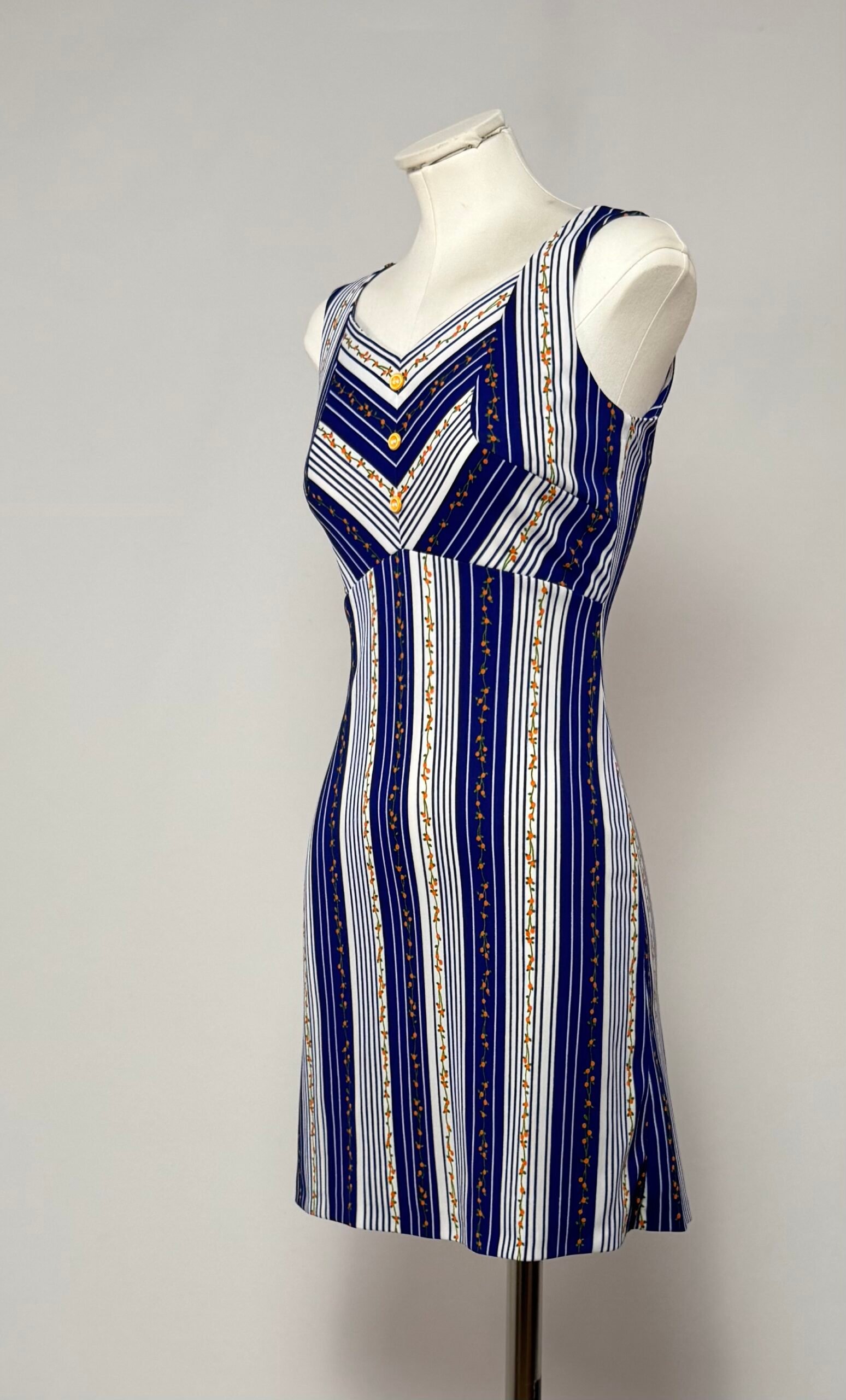 Mini vestido con líneas azules y blancas - Imagen 2