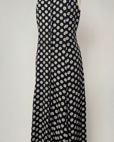 Vestido negro con medallones