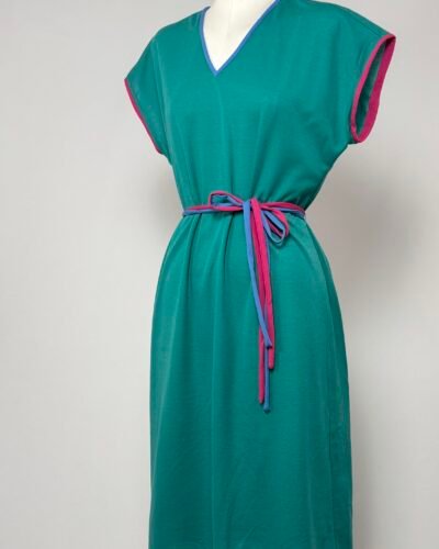 Vestido túnica con cinturón bicolor